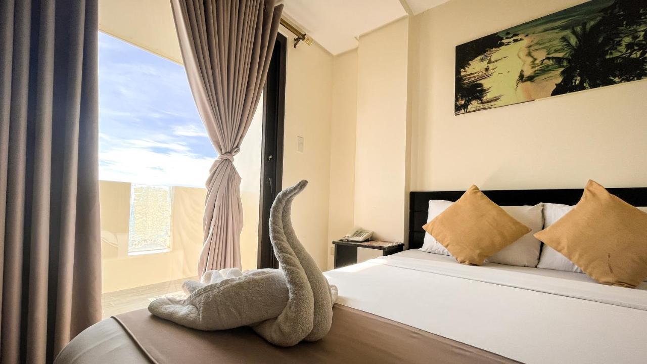 Navarro Hotel Caticlan Zewnętrze zdjęcie